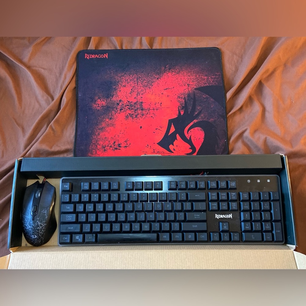 Redragon S107 3 in 1 set keyboard/mouse/mousepad gaming essentials